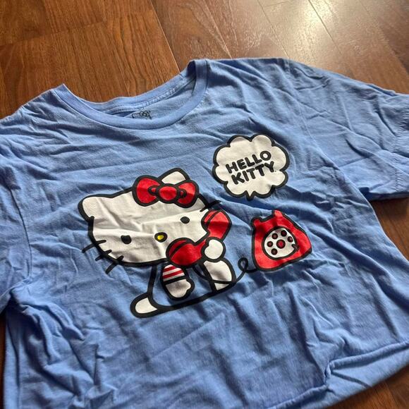 Hello Kitty Cropped Graphic Shirt - Picture 6 of 7